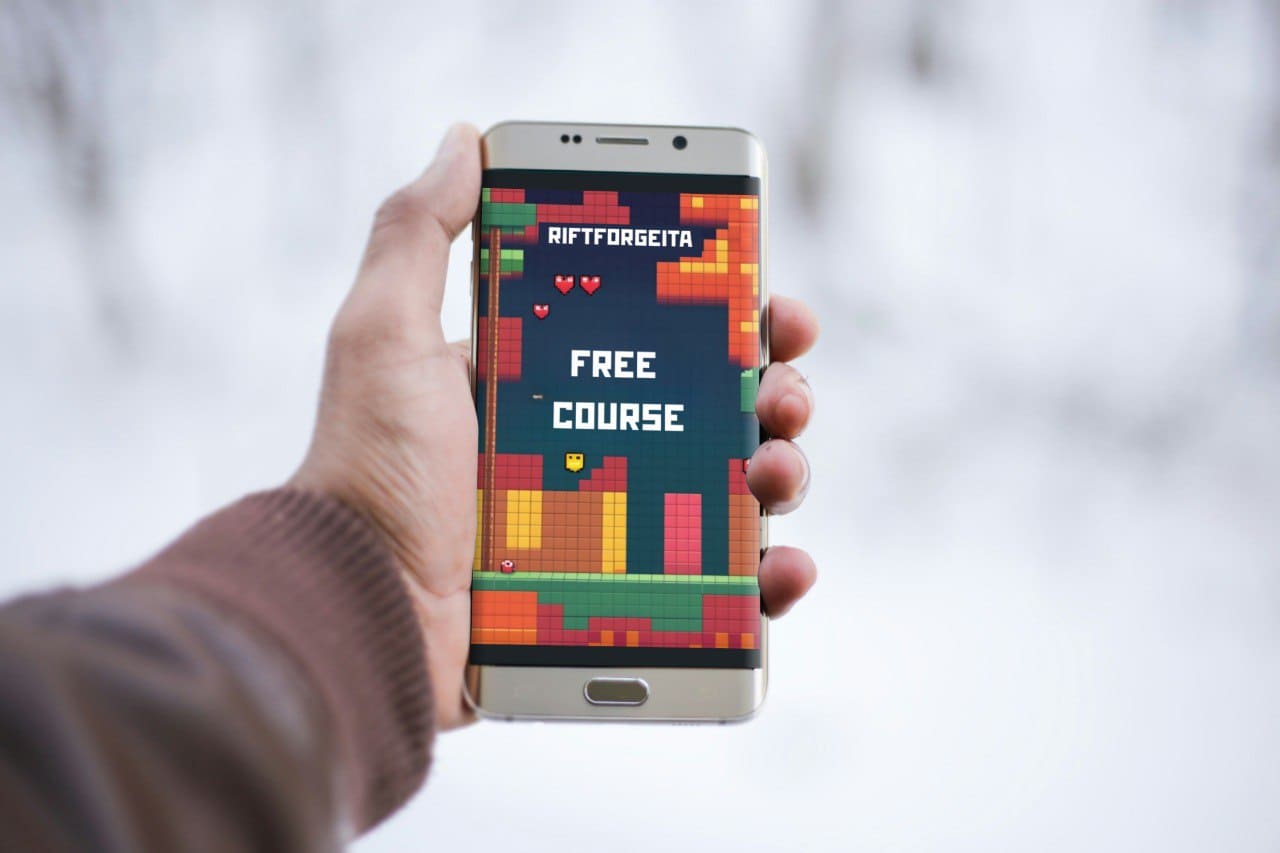 Smartphone displaying Java game development course "Free Course"