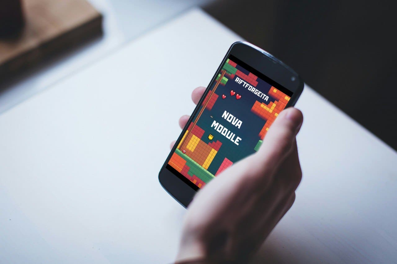 Smartphone displaying Java game development course "Nova Module"